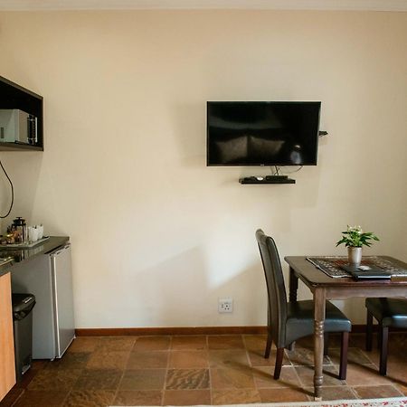37 On Charles Hotel Pretoria-Noord Kültér fotó
