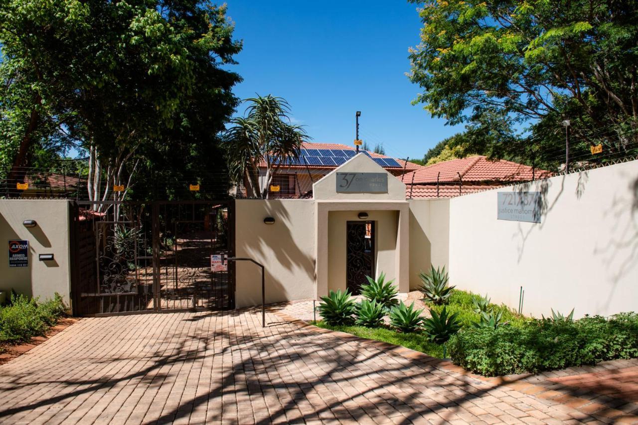 37 On Charles Hotel Pretoria-Noord Kültér fotó
