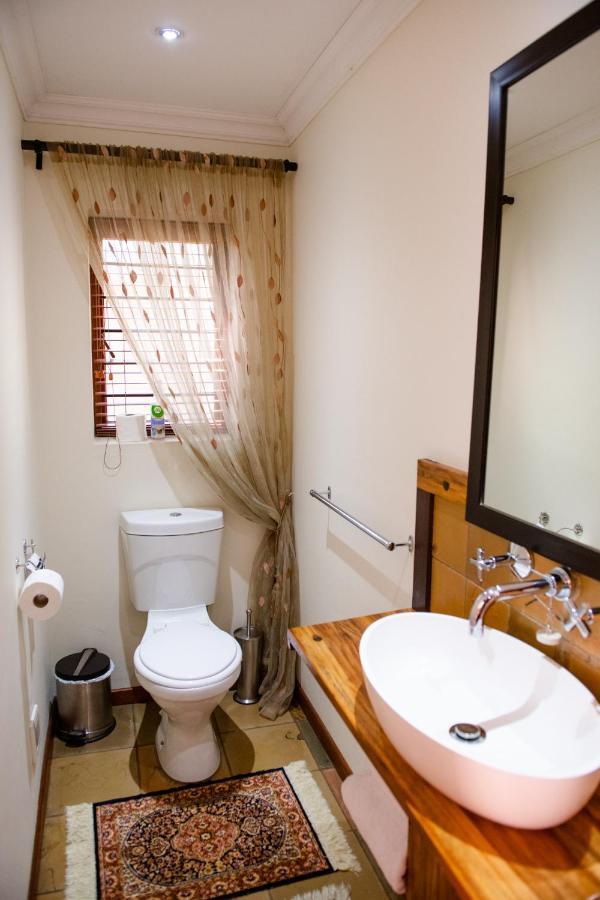 37 On Charles Hotel Pretoria-Noord Kültér fotó